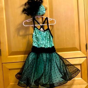 Weissman IC cute costume with headpiece and gloves.